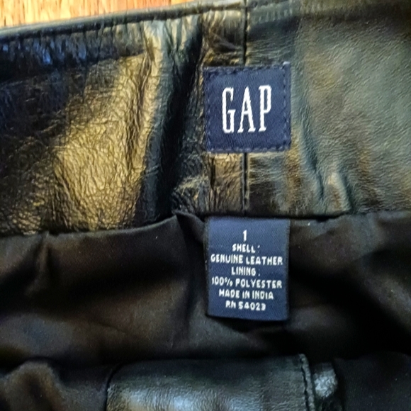 Gap leather skirt size 1 color black - Picture 3 of 3